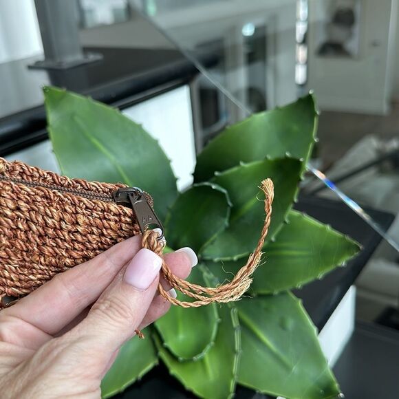 Woven shoulder tote purse straw zipper top relaxed boho fall - Picture 6 of 10